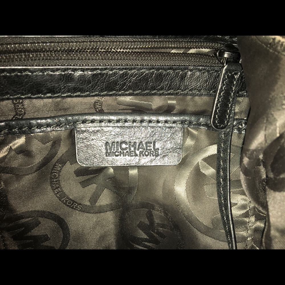 Michael Kors Astor Metallic Grey/Silver Large Hobo - Picture 11 of 14